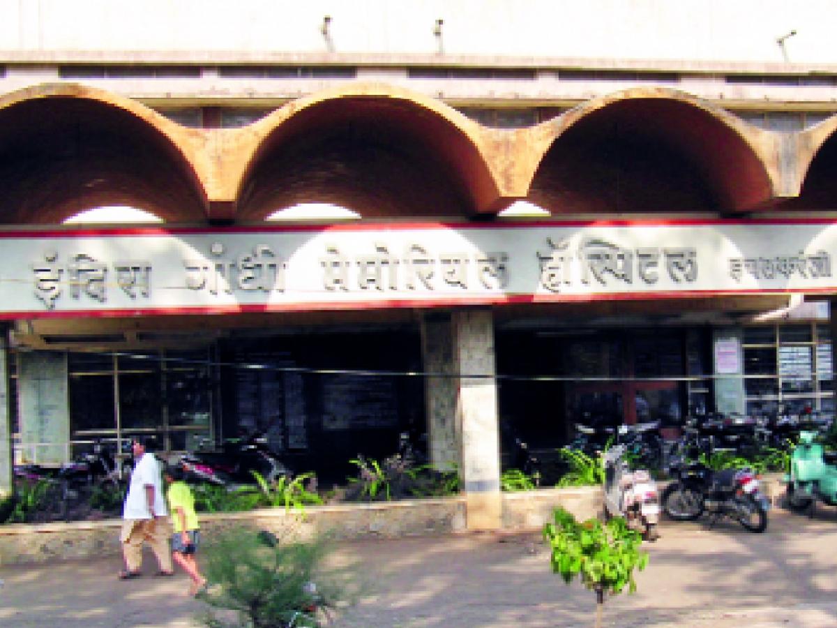 Five injured after 10 to 12 feet Ganesh idol